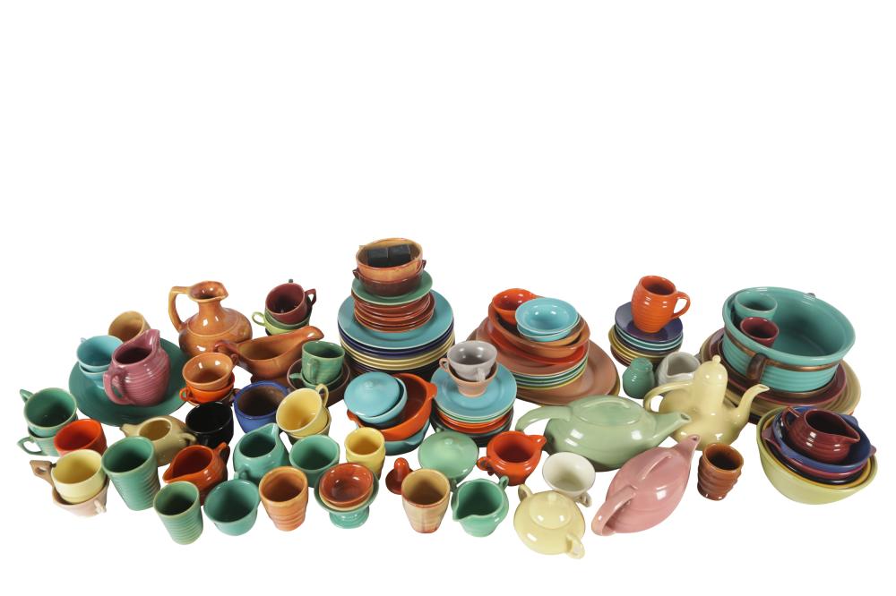 LARGE COLLECTION OF AMERICAN POTTERY 33111b