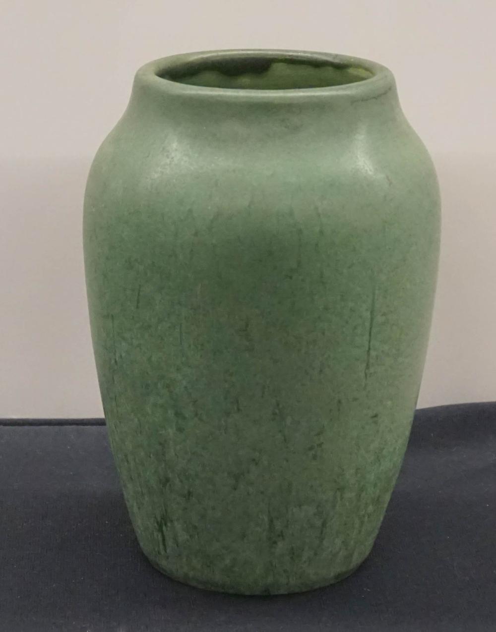 HAMPSHIRE MATTE GREEN GLAZE POTTERY 331116