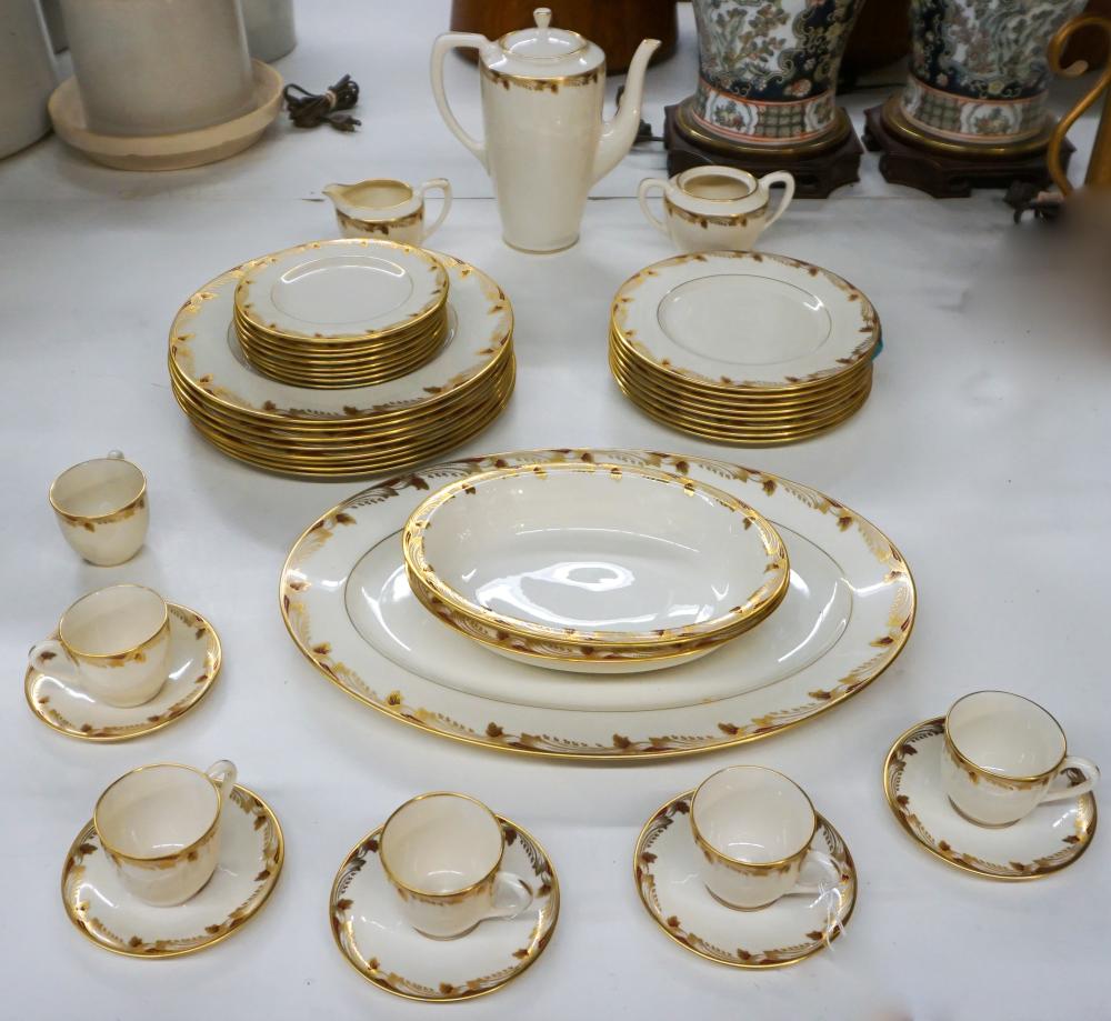 LENOX ESSEX PORCELAIN DINNER SERVICE  3311e8