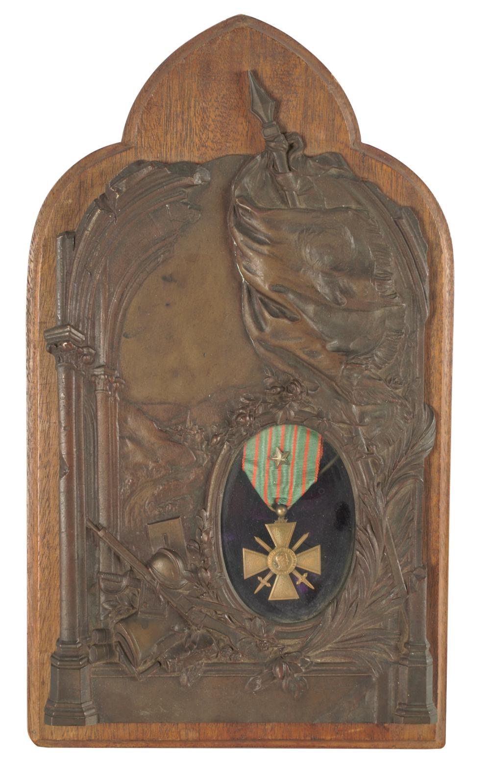 FRENCH MILITARY MEDALmounted under