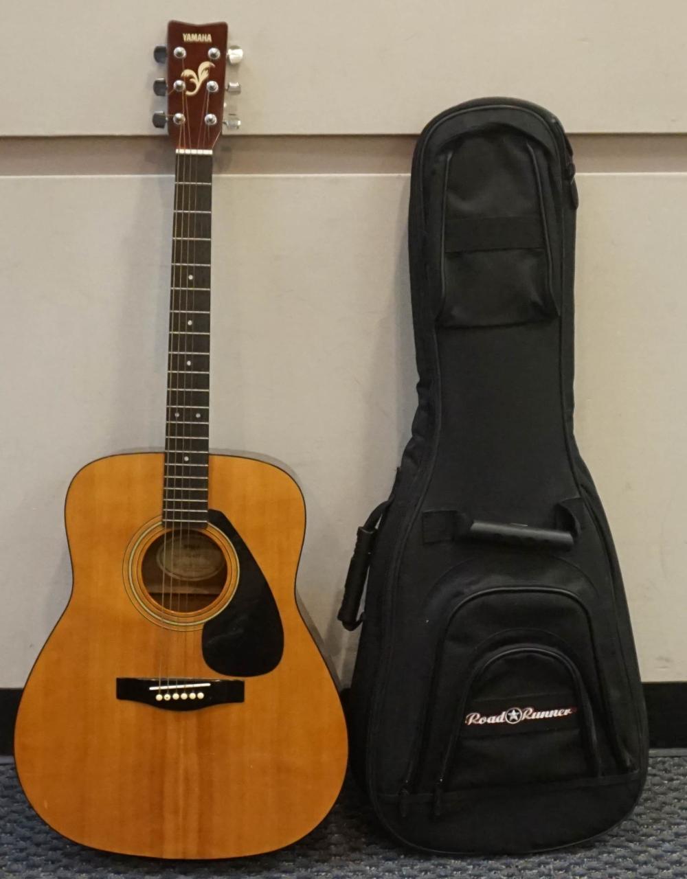 YAMAHA FG 401 ACOUSTIC GUITAR AND 331328