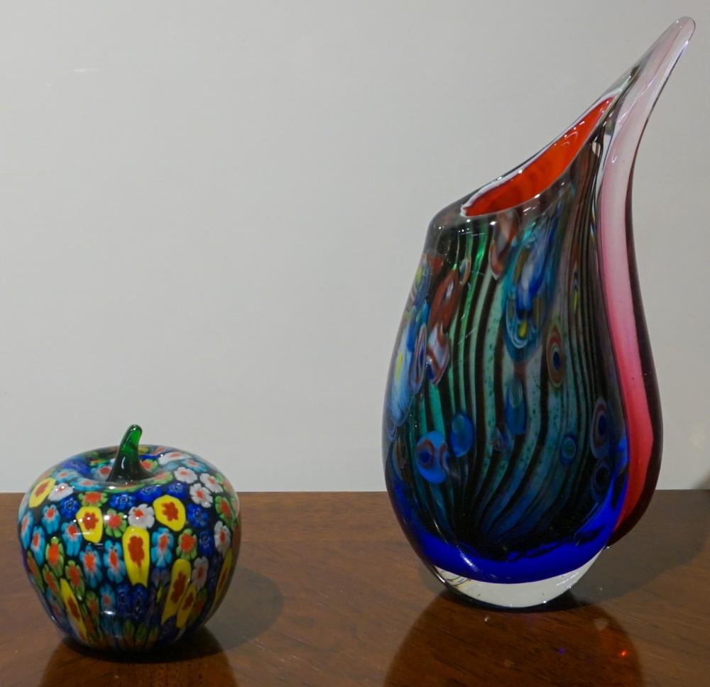 ART GLASS VASE AND APPLE, H OF TALLER: