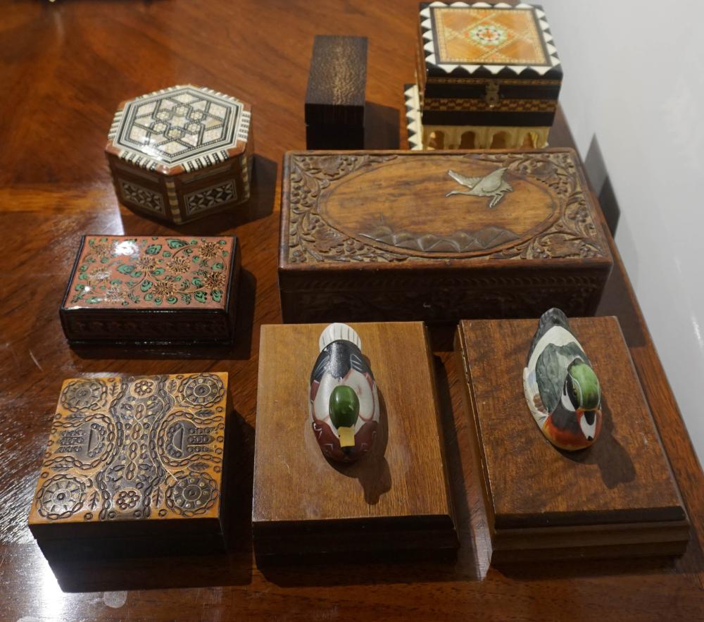 COLLECTION OF LACQUERED AND OTHER