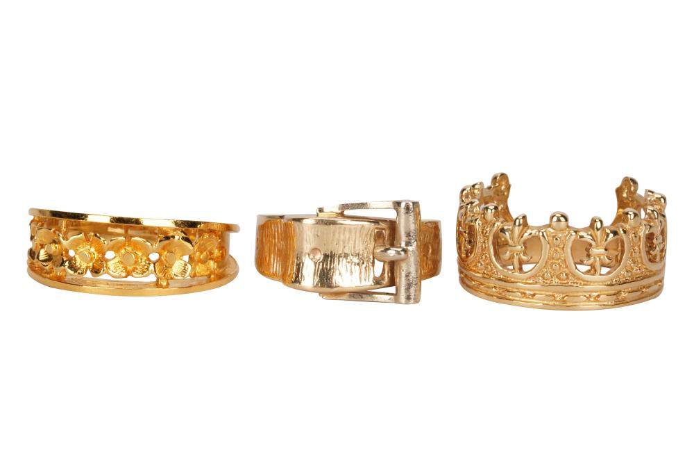 THREE 14 KARAT YELLOW GOLD RINGScomprising 3313b8