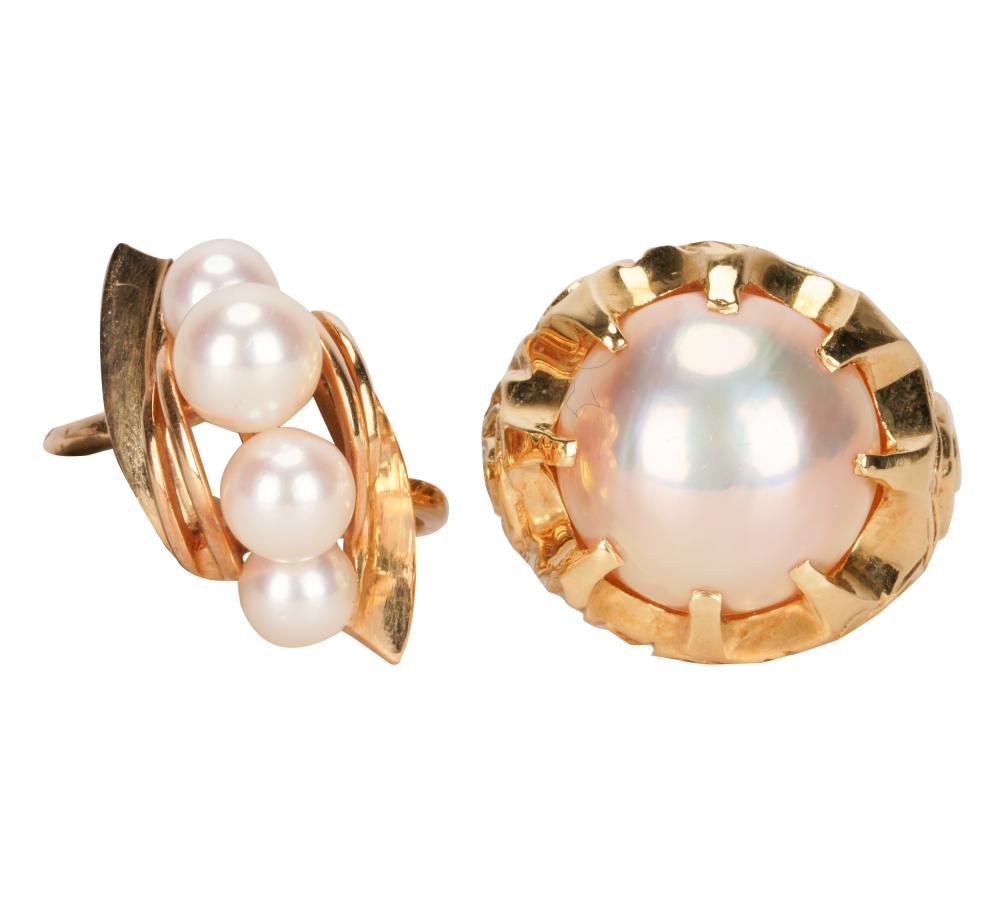 TWO YELLOW GOLD PEARL RINGSthe 3313bf