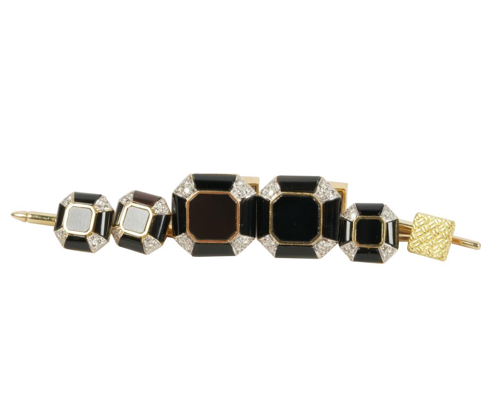 VAN CLEEF & ARPELS 18 KARAT, ONYX,