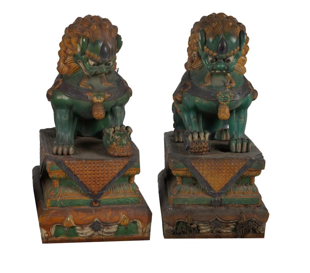 PAIR OF CHINESE GLAZED CERAMIC 3313fa