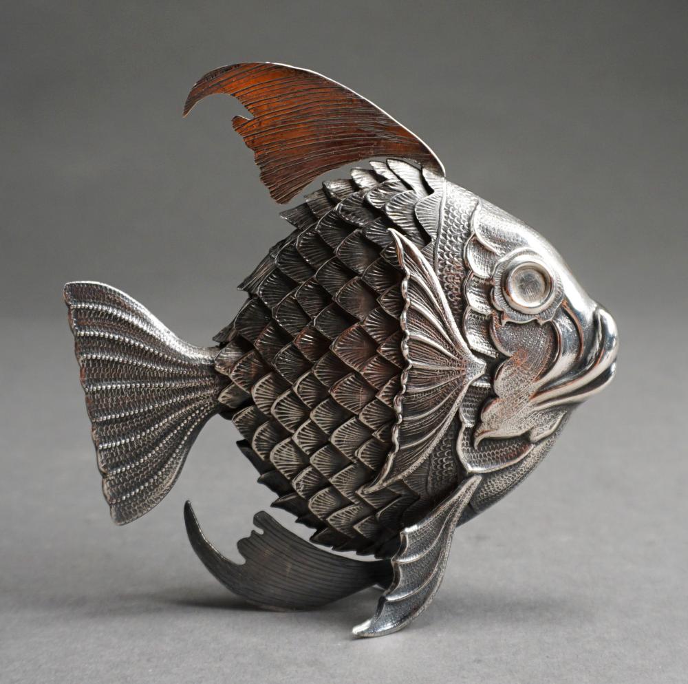 STERLING SILVER ARTICULATED FISH  3315d4