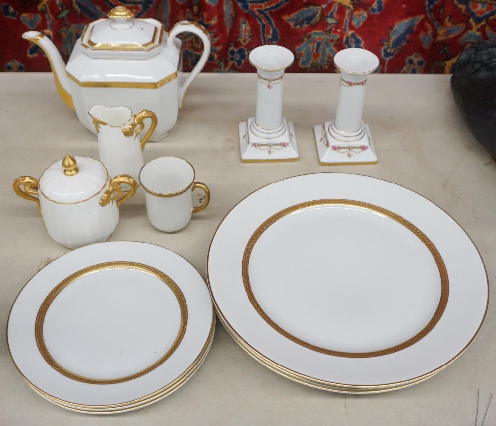 ASSEMBLED PORCELAIN TEA SERVICE 3316d8