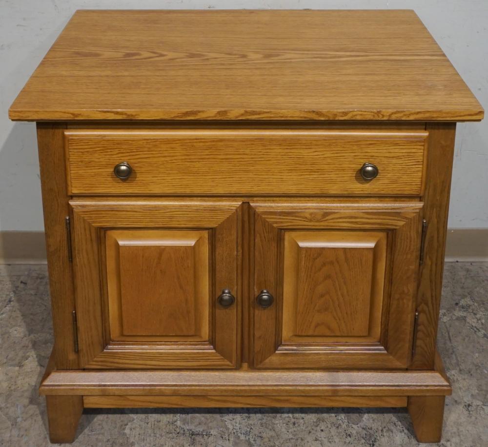OAK CHEST OF DRAWERSOak Chest of