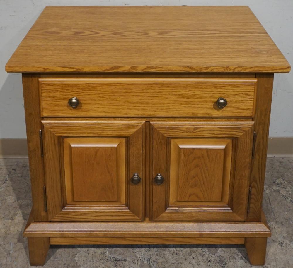 OAK CHEST OF DRAWERSOak Chest of Drawers,