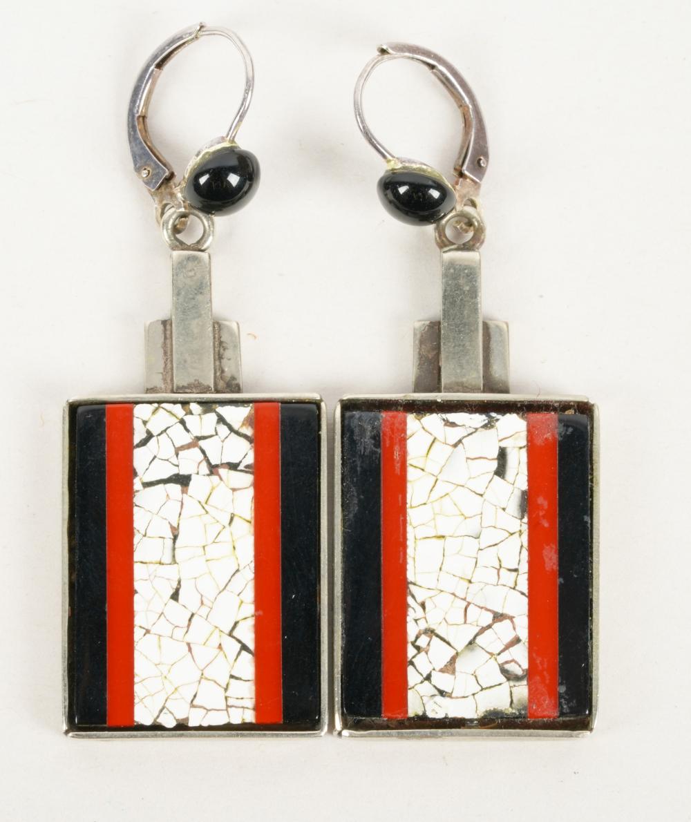 PAIR OF STERLING SILVER ONYX  3317dd