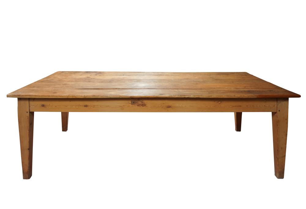 LARGE PINE TAVERN TABLEwith a drawer