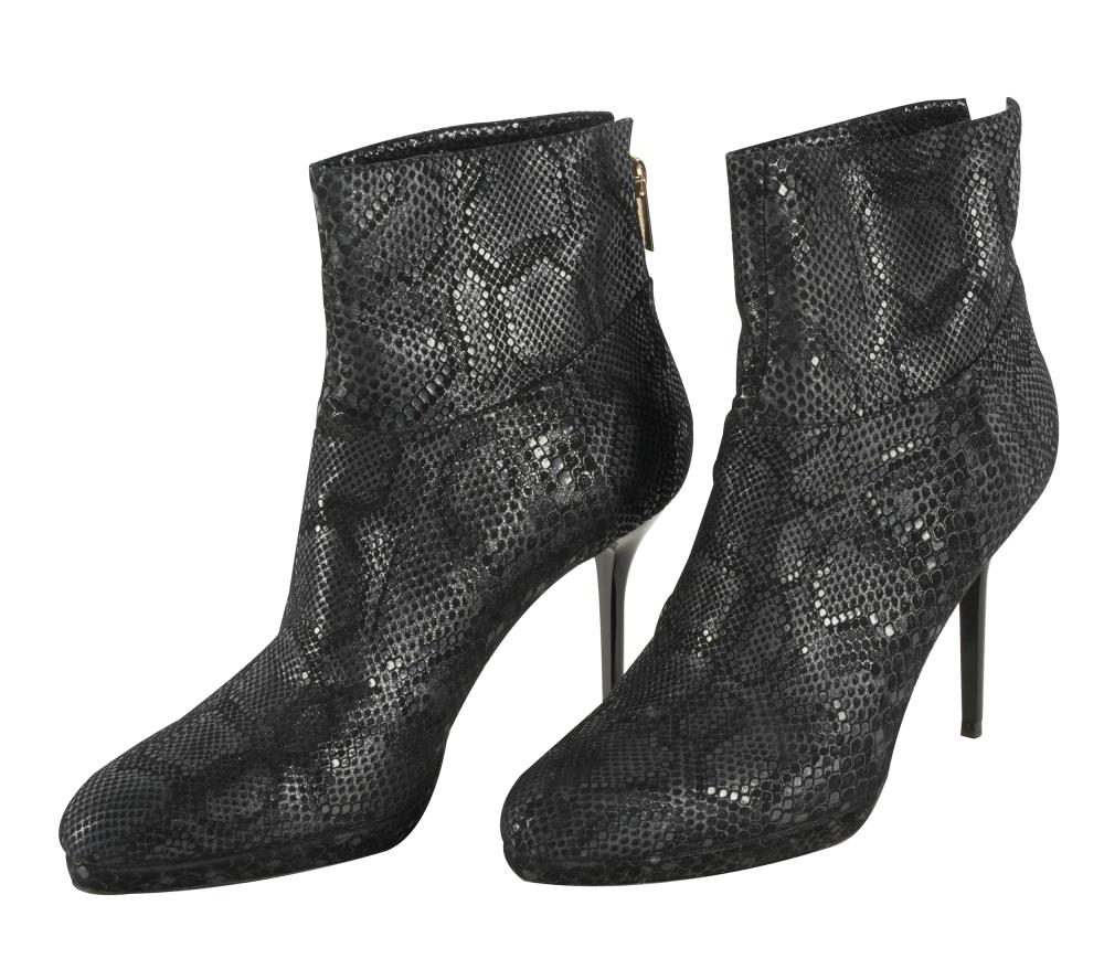 JIMMY CHOO ANKLE BOOTSblack leather;