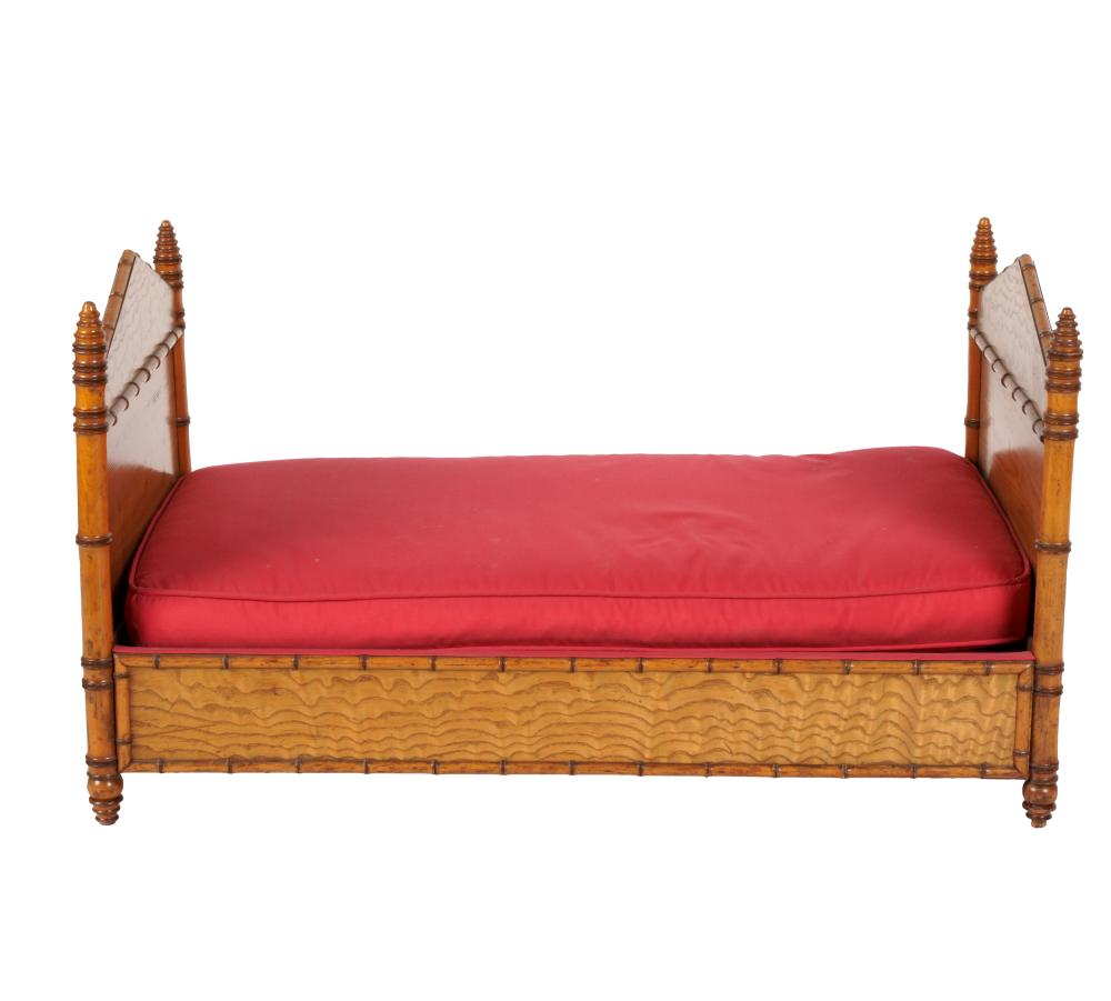 DIMINUTIVE FAUX-BAMBOO BEDwith