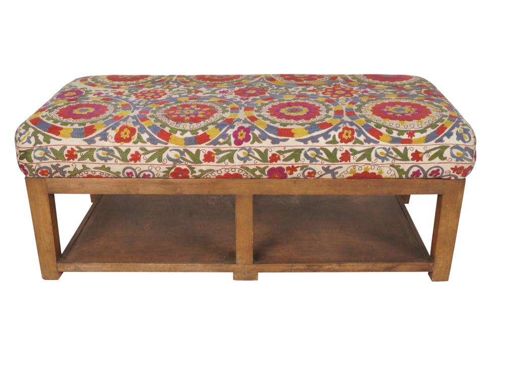 MICHAEL SMITH UPHOLSTERED WOOD 331c4b