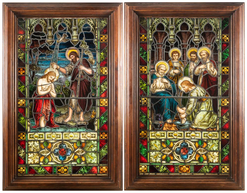 PAIR OF CONTINENTAL STAINED GLASS 331dba