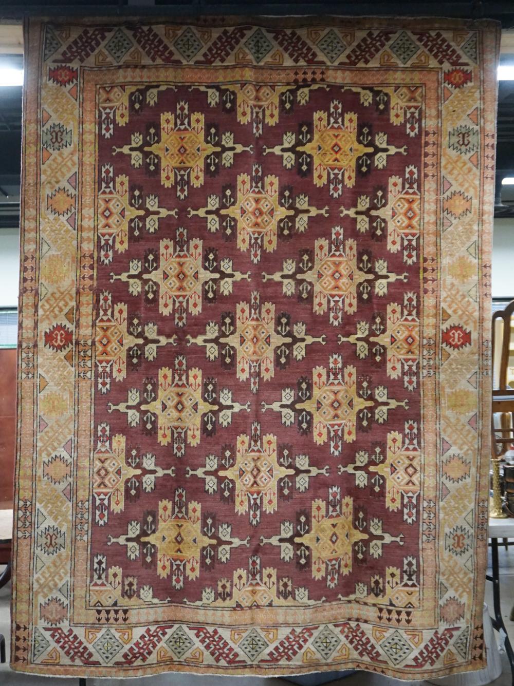 INDIAN AGRA RUG, 9 FT X 6 FT 9