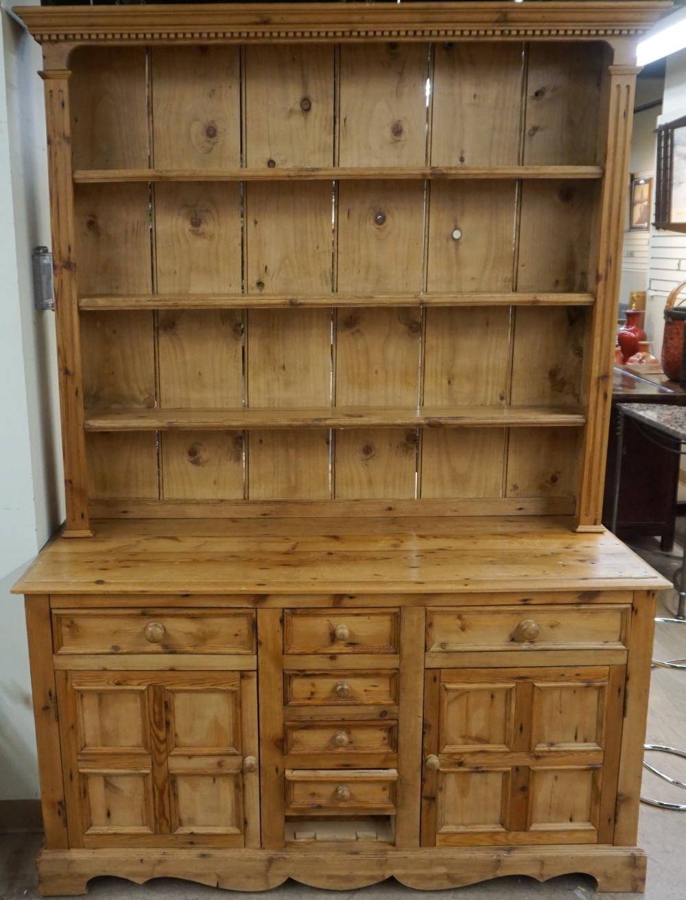 EARLY AMERICAN STYLE PINE HUTCH 32f738