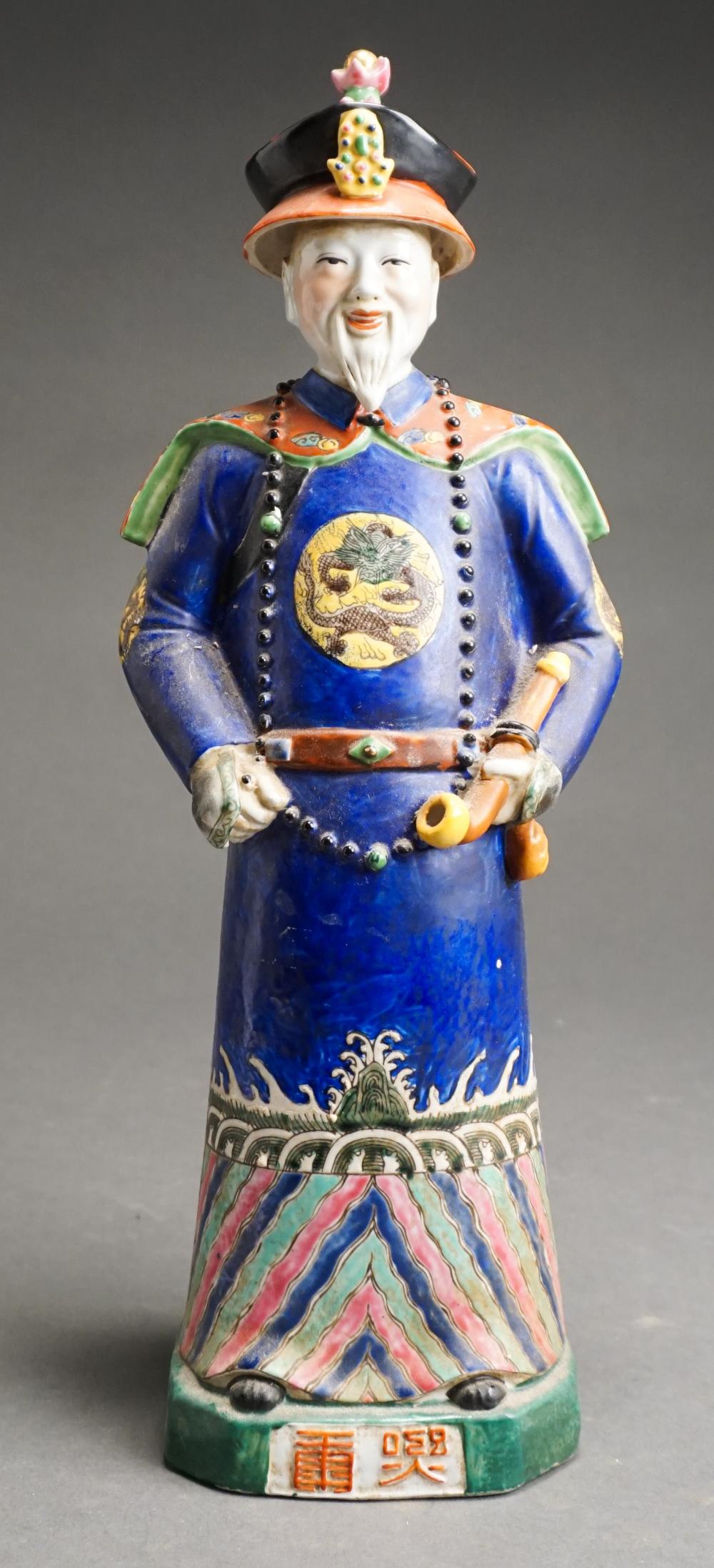 CHINESE PAINTED PORCELAIN FIGURE 32f774