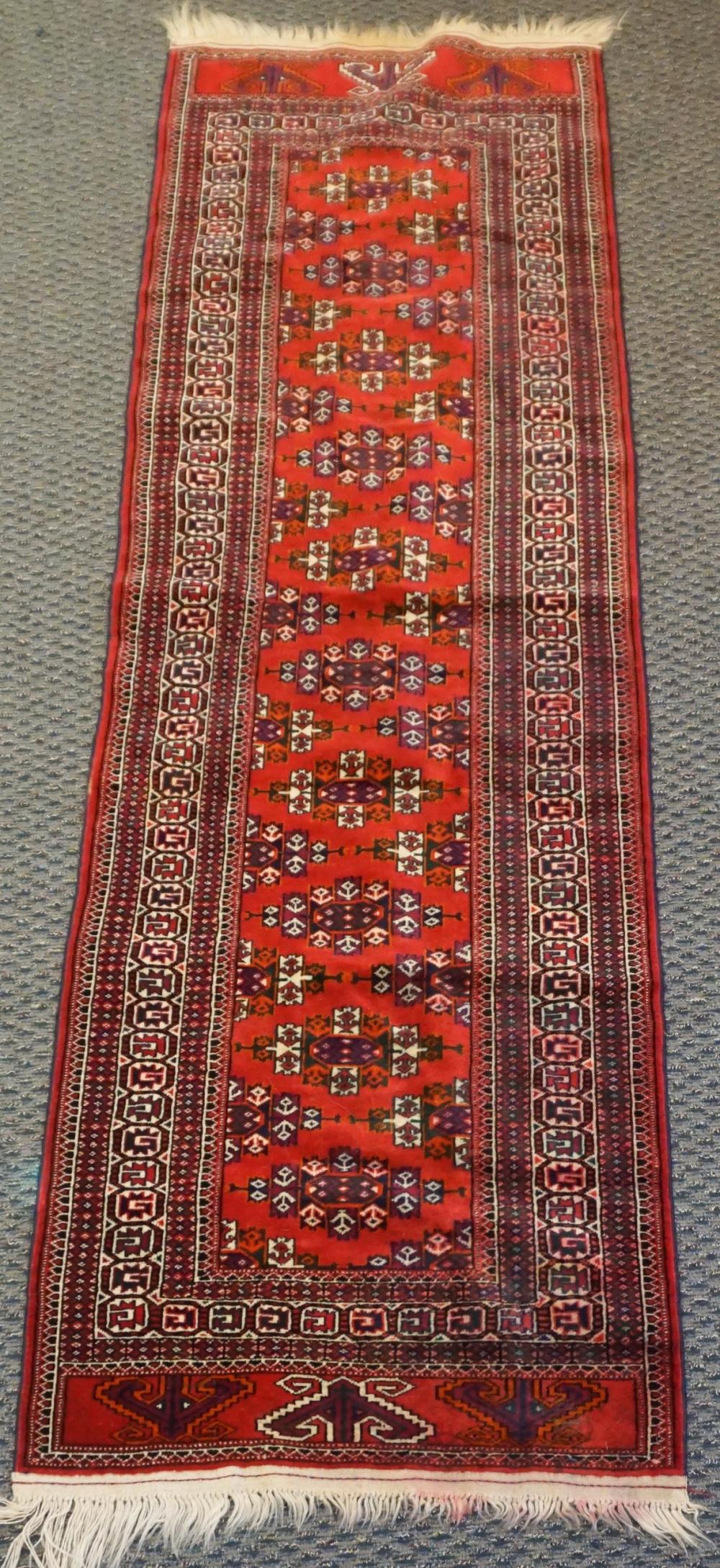 PAKISTAN BOKHARA RUG, 9 FT X 2