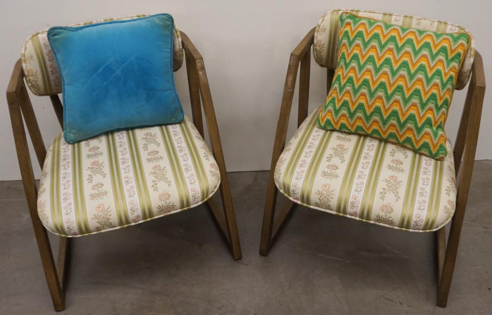 PAIR HIBRITEN CHAIR COMPANY MID-CENTURY