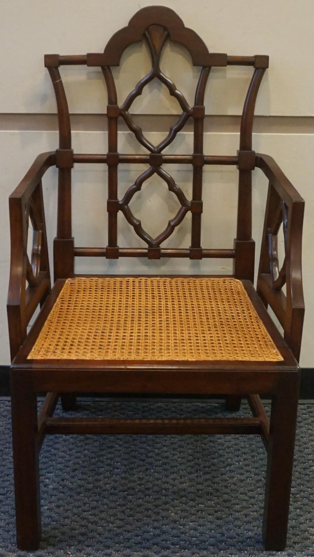 CHINESE CHIPPENDALE STYLE MAHOGANY