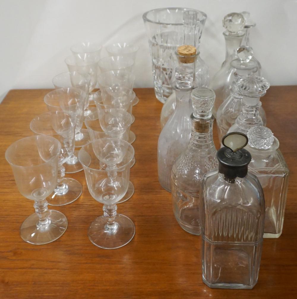 GROUP OF CRYSTAL AND GLASS DECANTERS 32fa4e