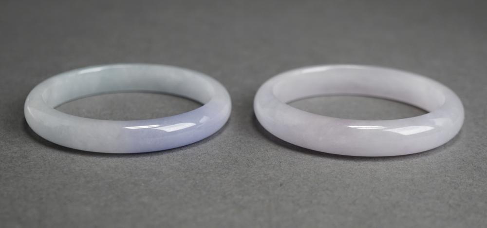 PAIR OF LAVENDER JADE BANGLE BRACELETS