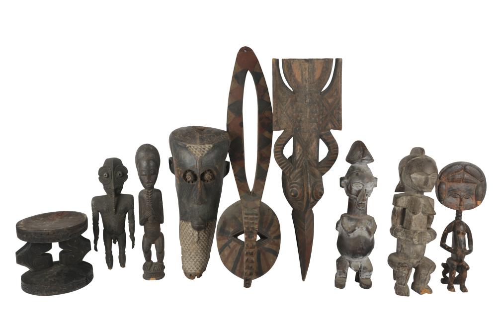GROUP OF AFRICAN WOOD CARVINGScomprising