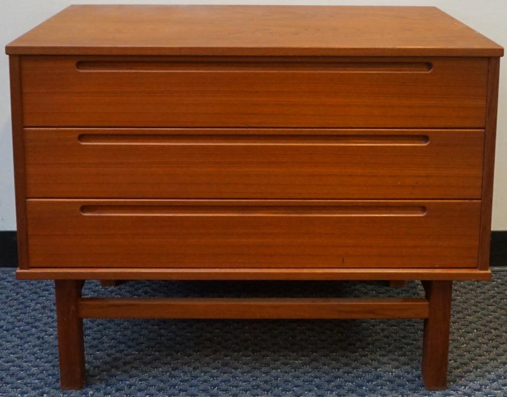 DANISH MID CENTURY MODERN BEDSIDE 32fcc4