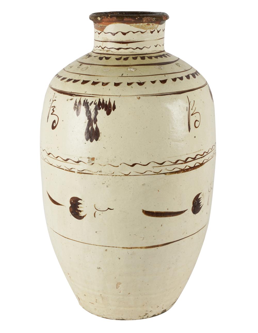 LARGE CHINESE CIZHOU STONEWARE