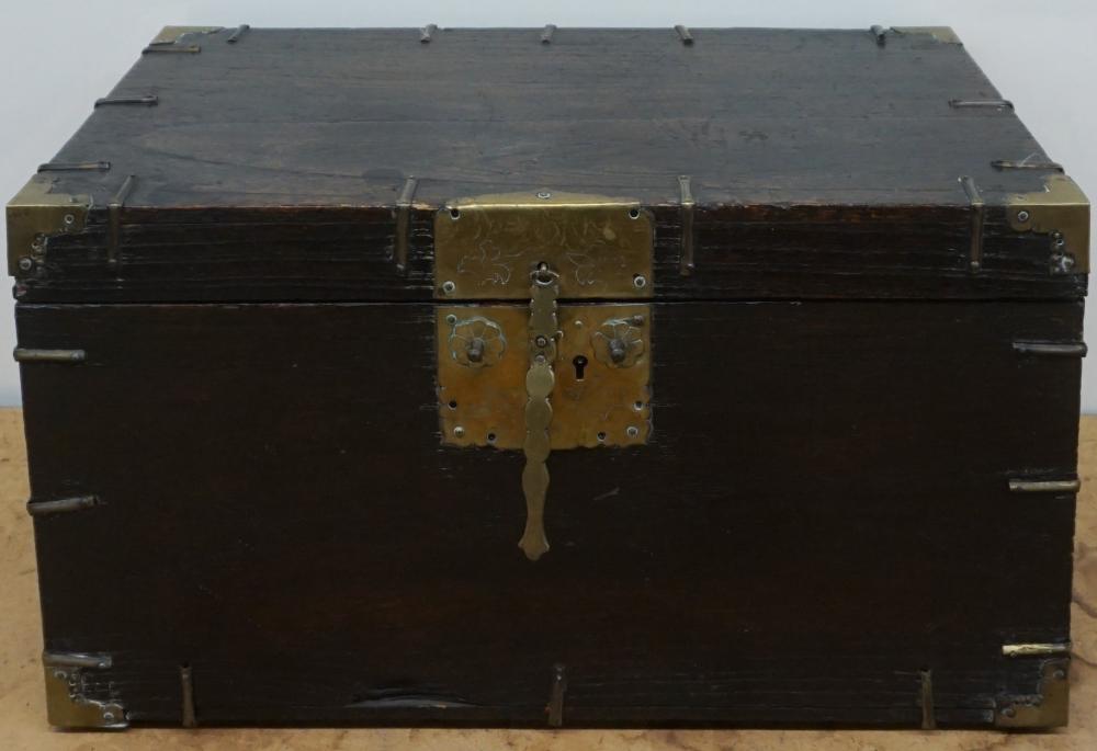 CHINESE BRASS MOUNTED WOOD CHEST  32fd0e