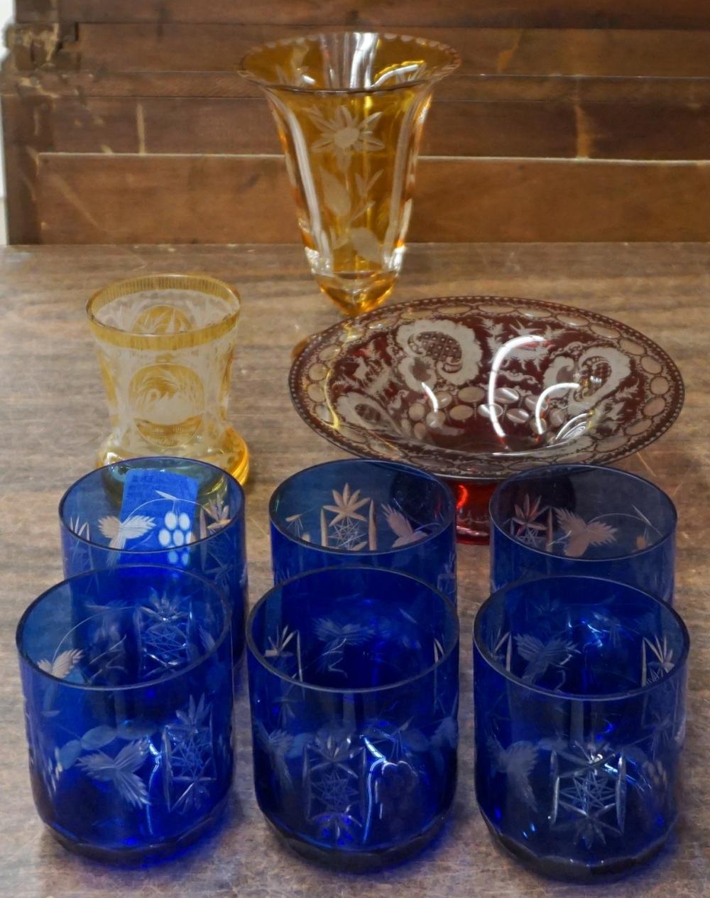 GROUP OF NINE ETCHED GLASS TABLE 32fd61