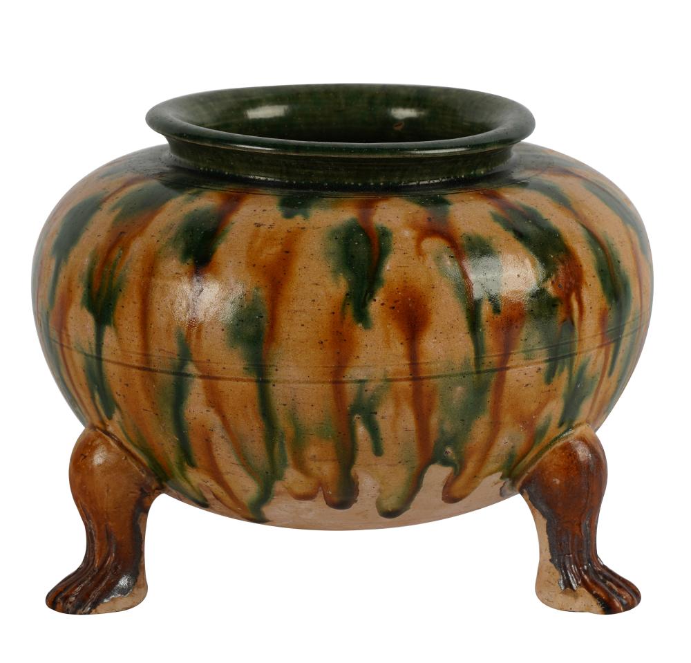 CHINESE SANCAI-GLAZED POTTERY FOOTED