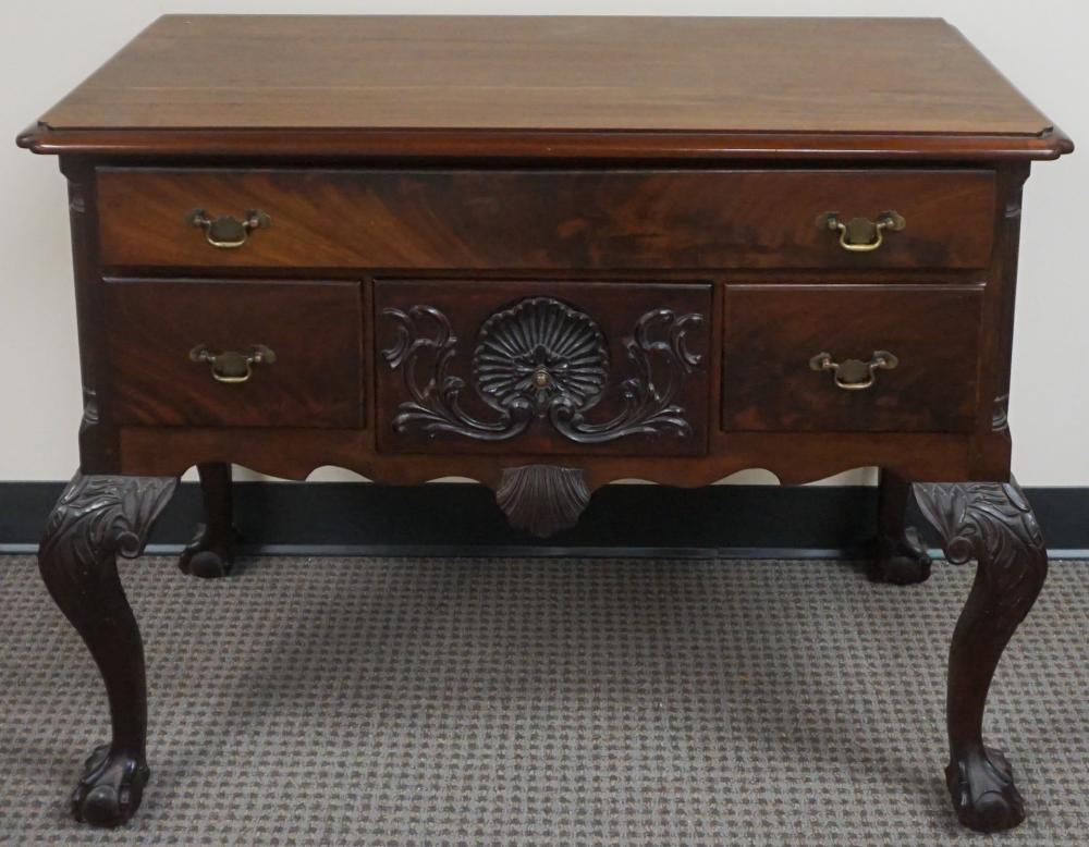 CHIPPENDALE STYLE CARVED MAHOGANY 330059