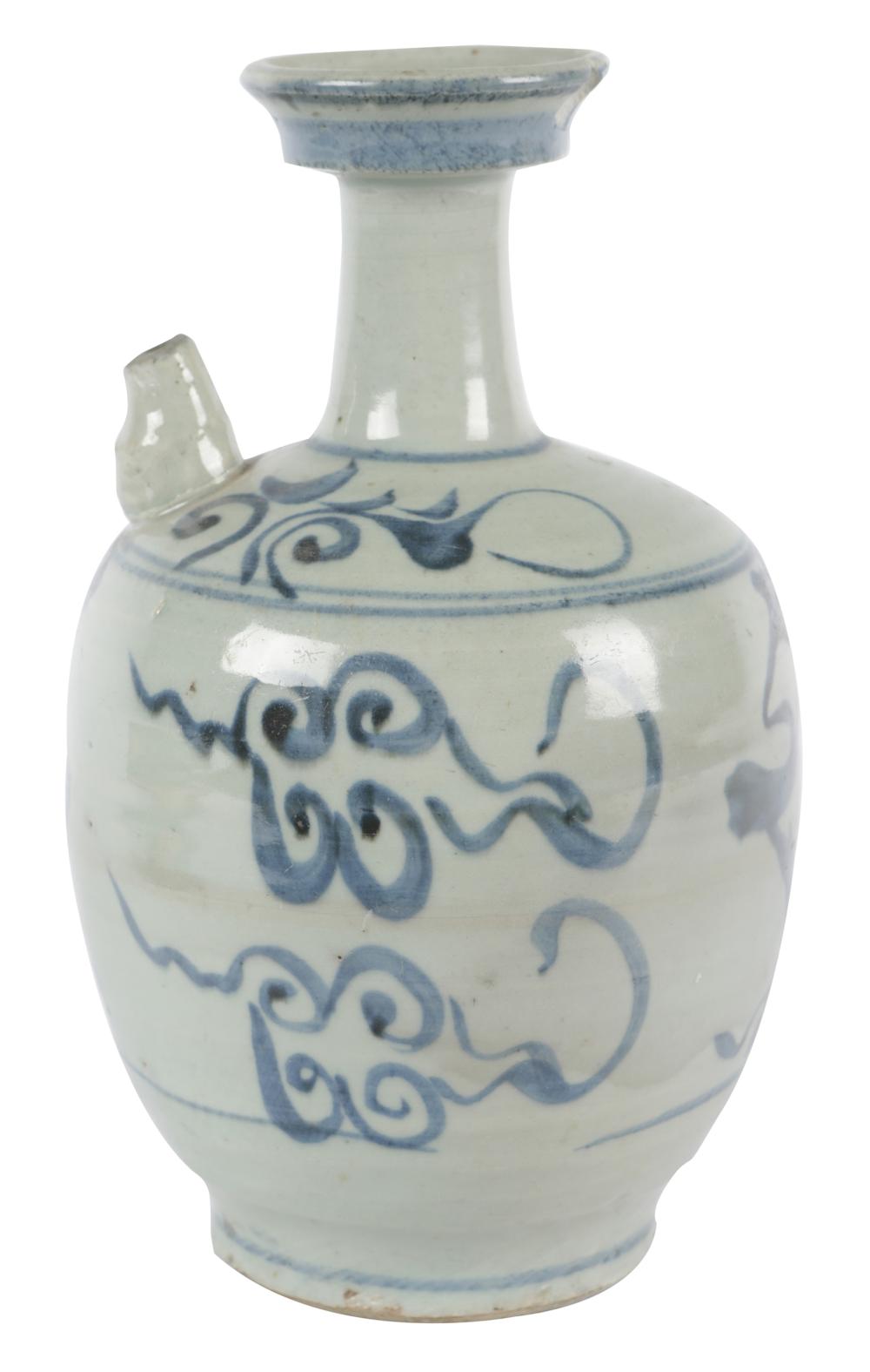 KOREAN BLUE WHITE PORCELAIN VASEwith 3300f7