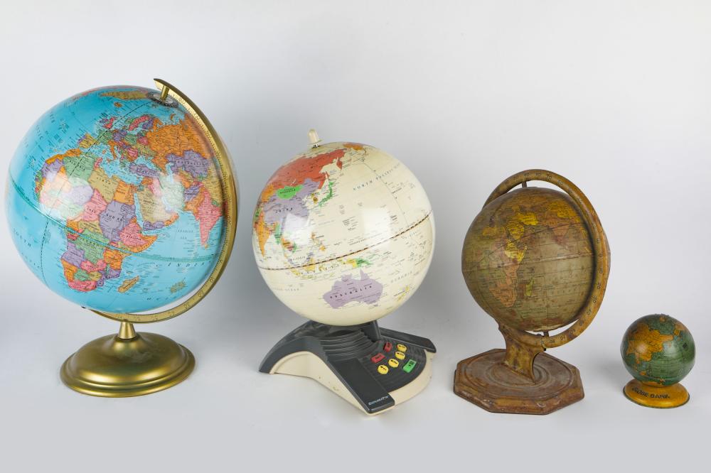 FOUR ASSORTED TERRESTRIAL GLOBES20th 330122