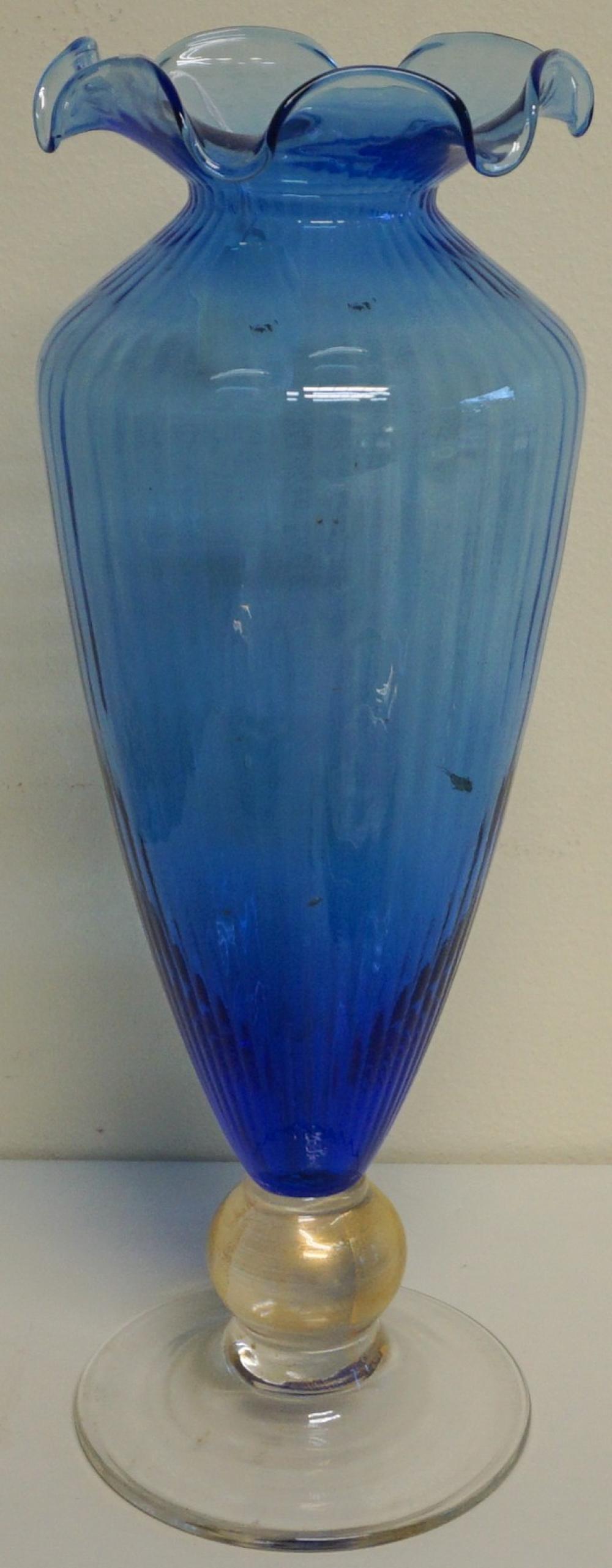 CONTEMPORARY PALE BLUE GLASS PEDESTAL