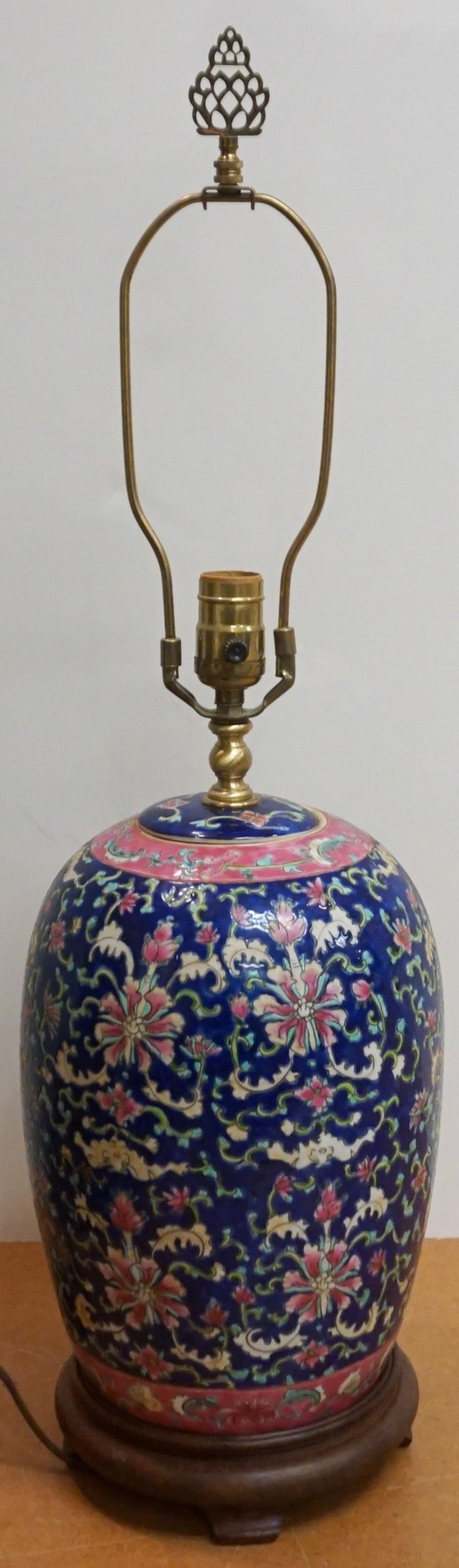 CHINESE POLYCHROME ENAMEL DECORATED 33019d