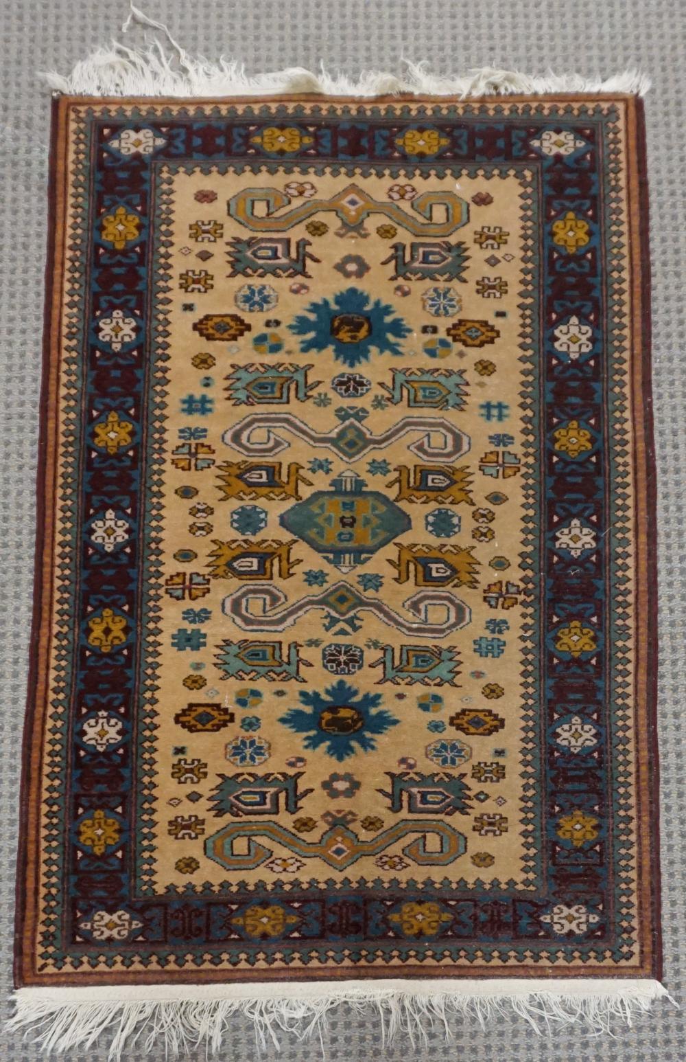 TURKISH RUG 3 FT 9 IN X 2 FT  33020f