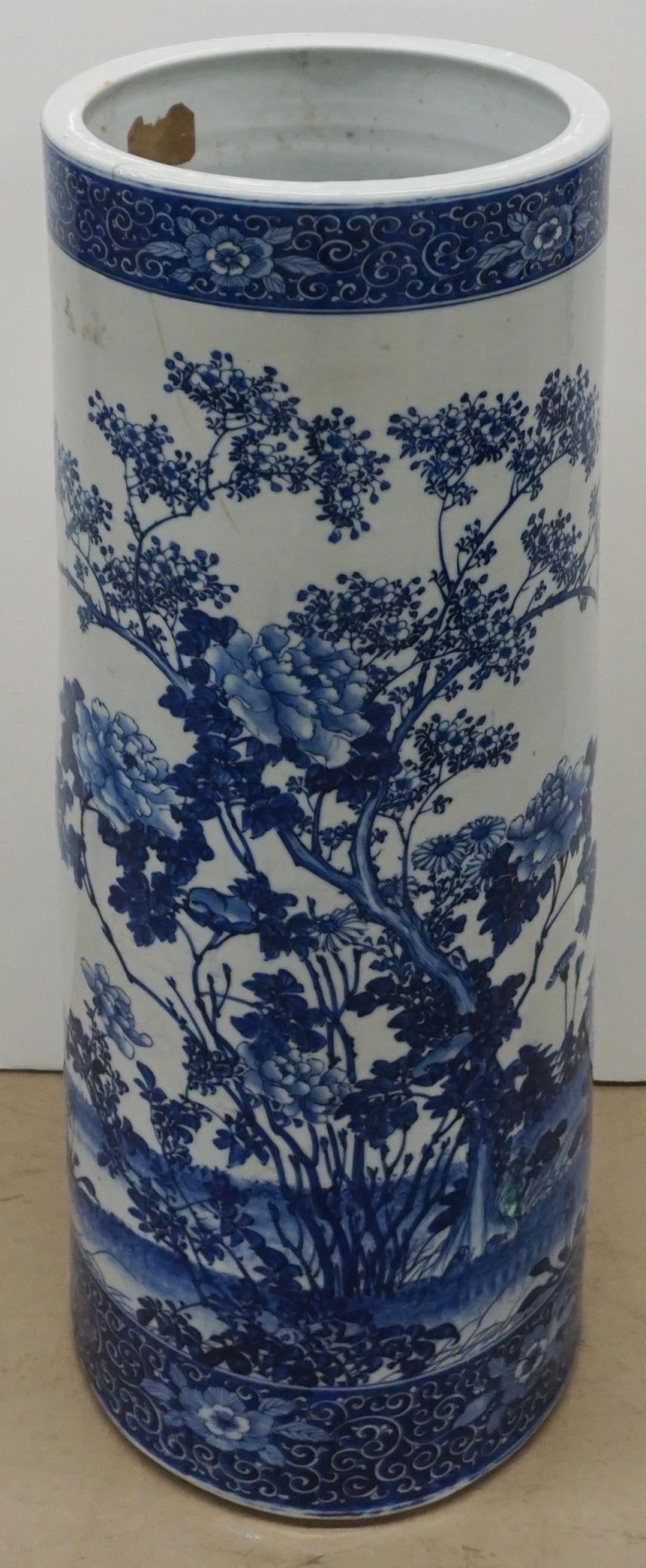 CHINESE BLUE AND WHITE PORCELAIN 330434