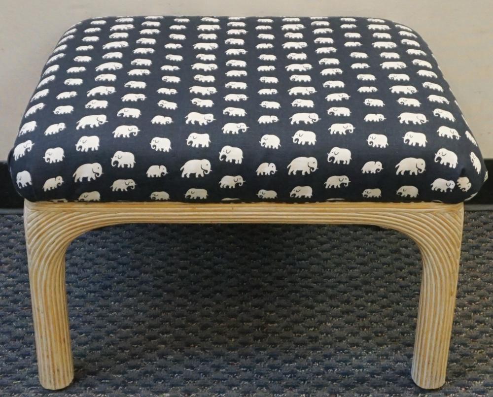 ELEPHANT DECORATED UPHOLSTERED 3304d6