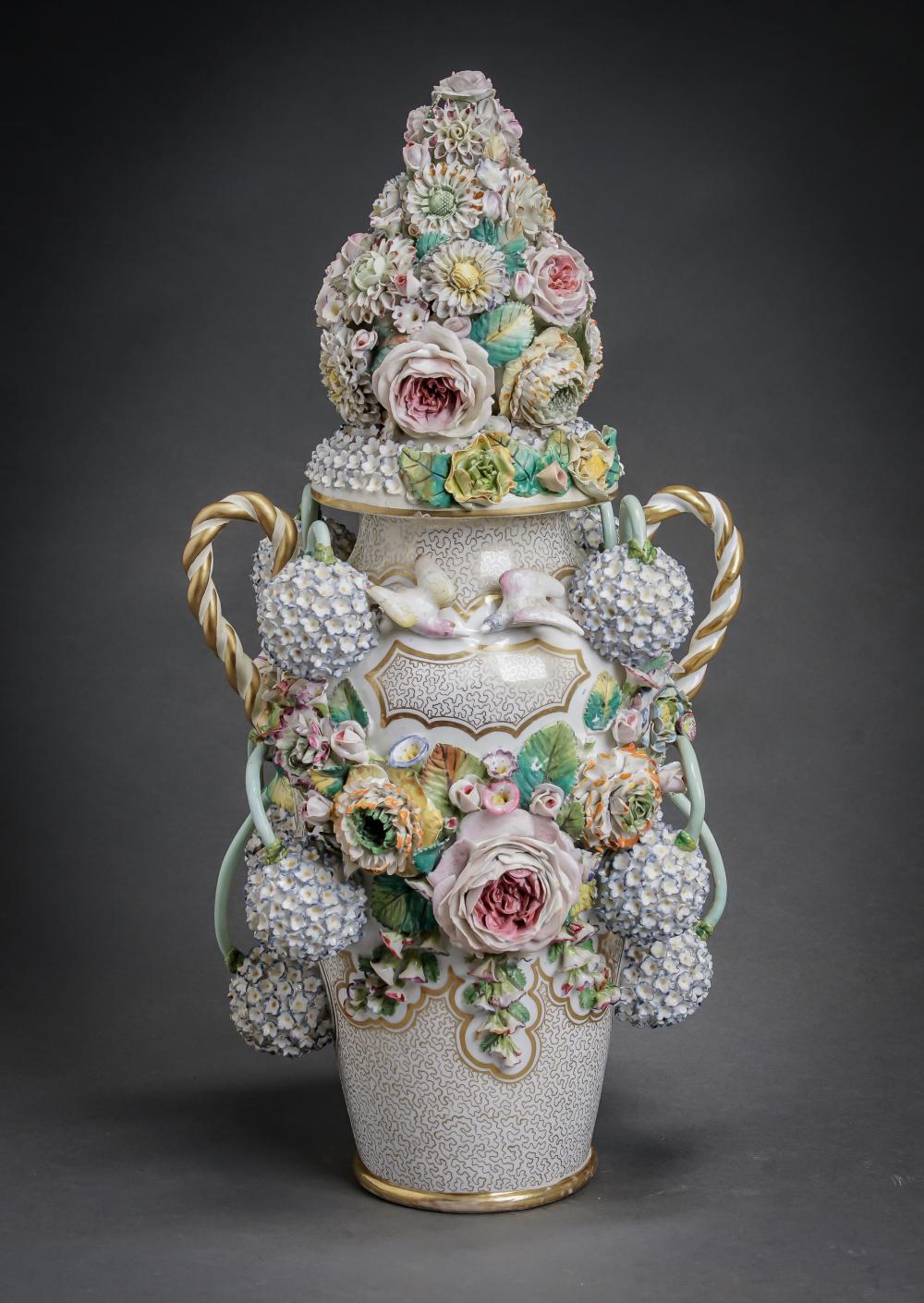 MEISSEN 'SCHNEEBALLEN' FLORAL ENCRUSTED