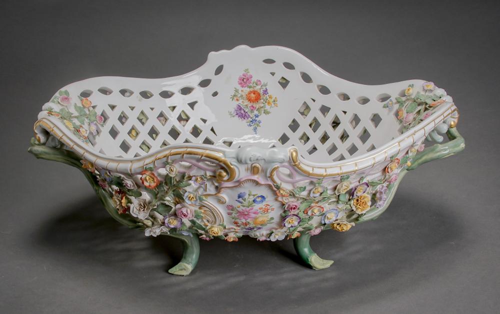 MEISSEN FLORAL ENCRUSTED AND ENAMEL 3305eb