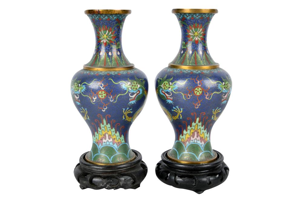 TWO SMALL CHINESE CLOISONNE VASESseal 332deb