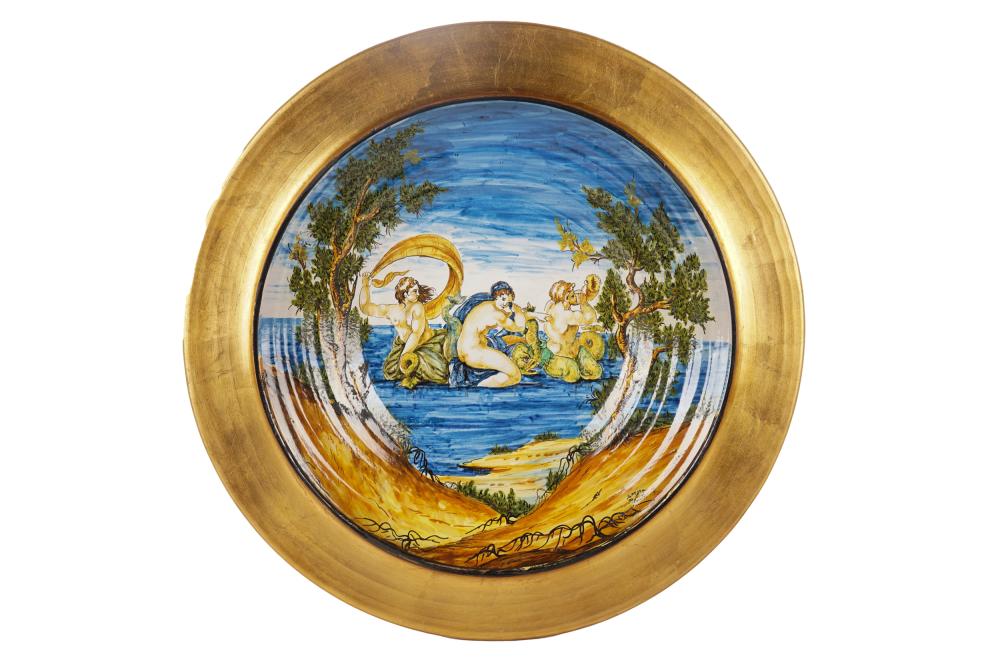 ITALIAN MAJOLICA CENTER BOWLunmarked  332e6c