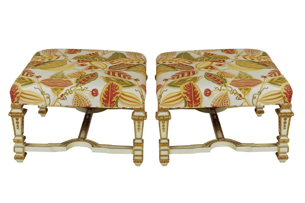 PAIR OF NEOCLASSICAL STYLE BENCHESwhite 332e9f