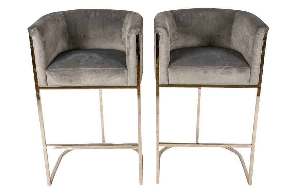 PAIR OF GREY VELVET BAR STOOLSwith 332ee8