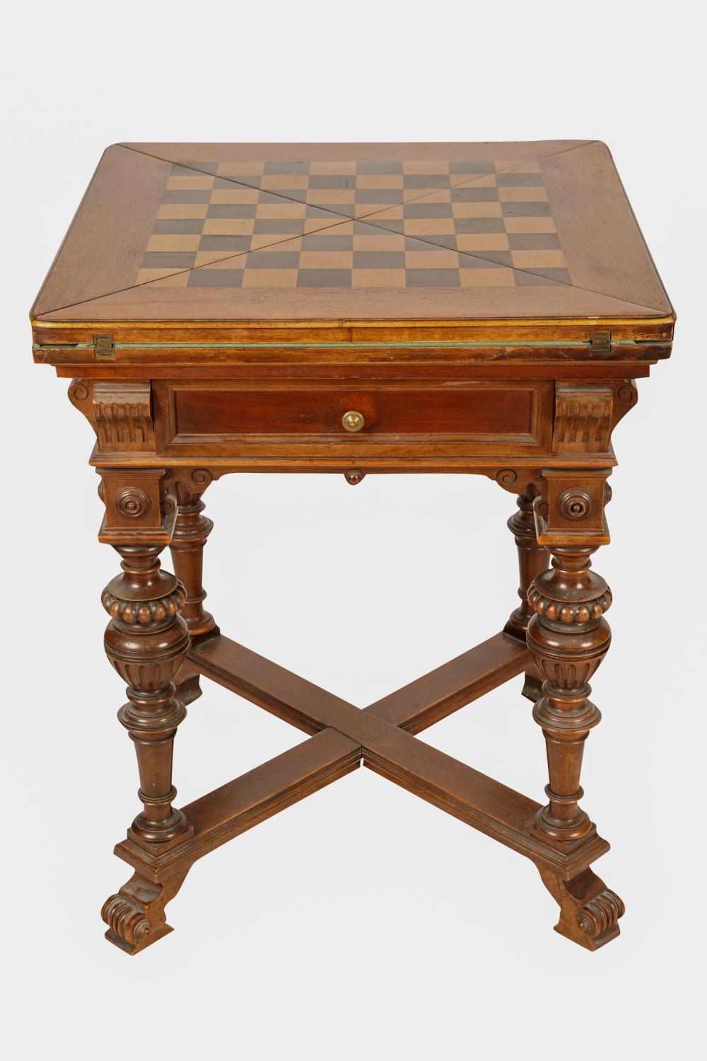RENAISSANCE STYLE GAMES TABLEwith